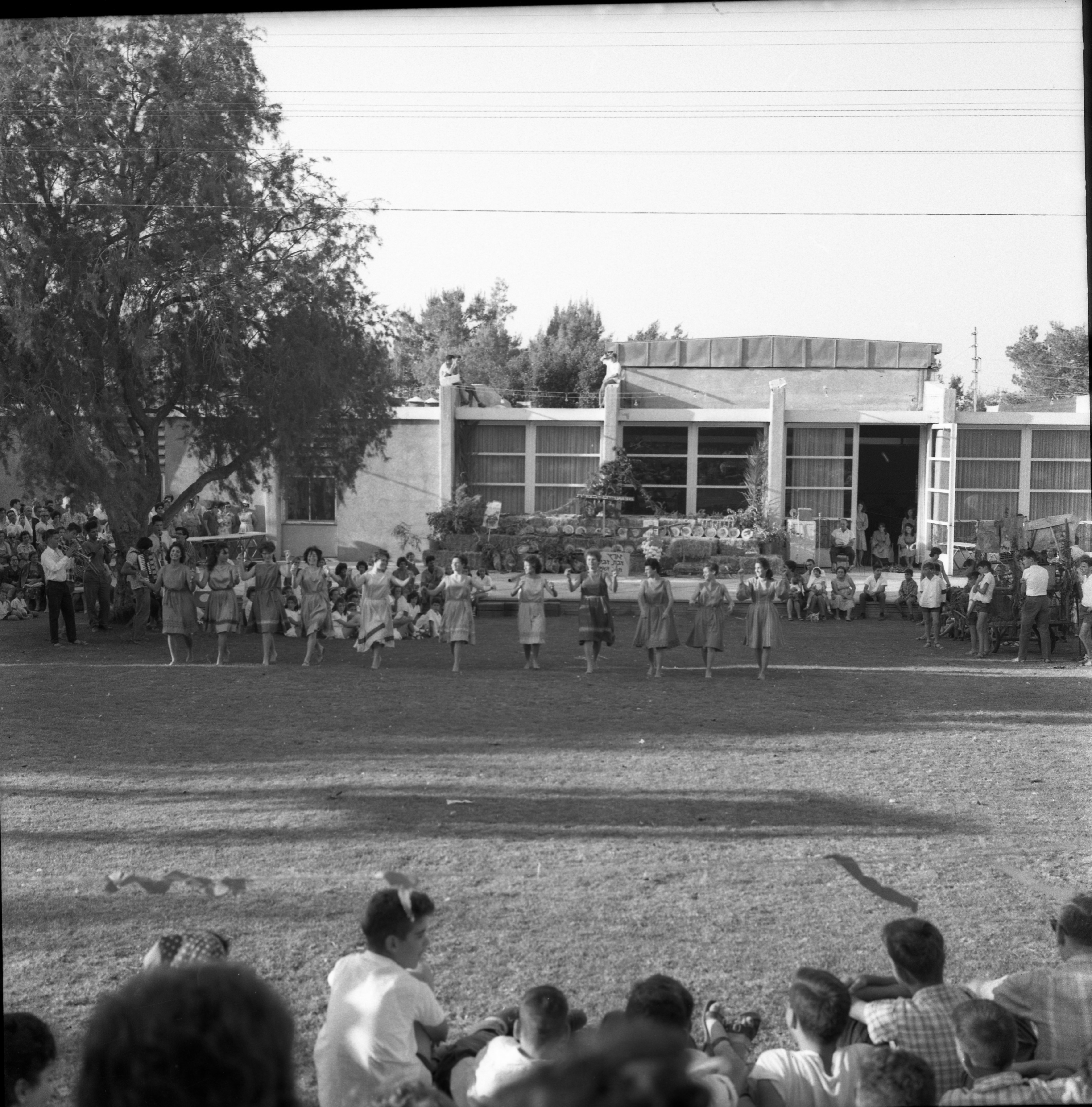  חג- הביכורים; 1965?