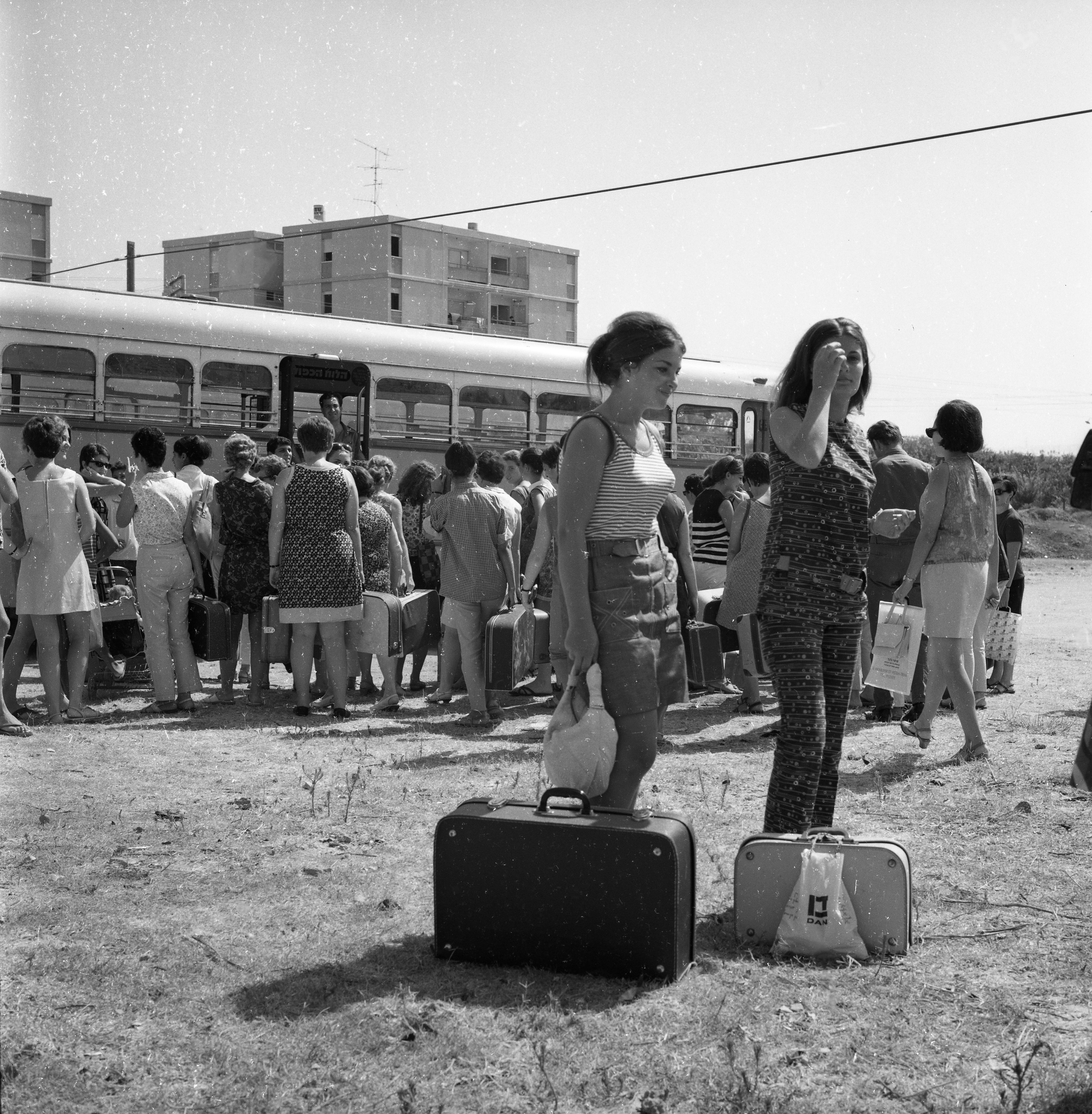  קליטת בנות מתגייסות; 1968