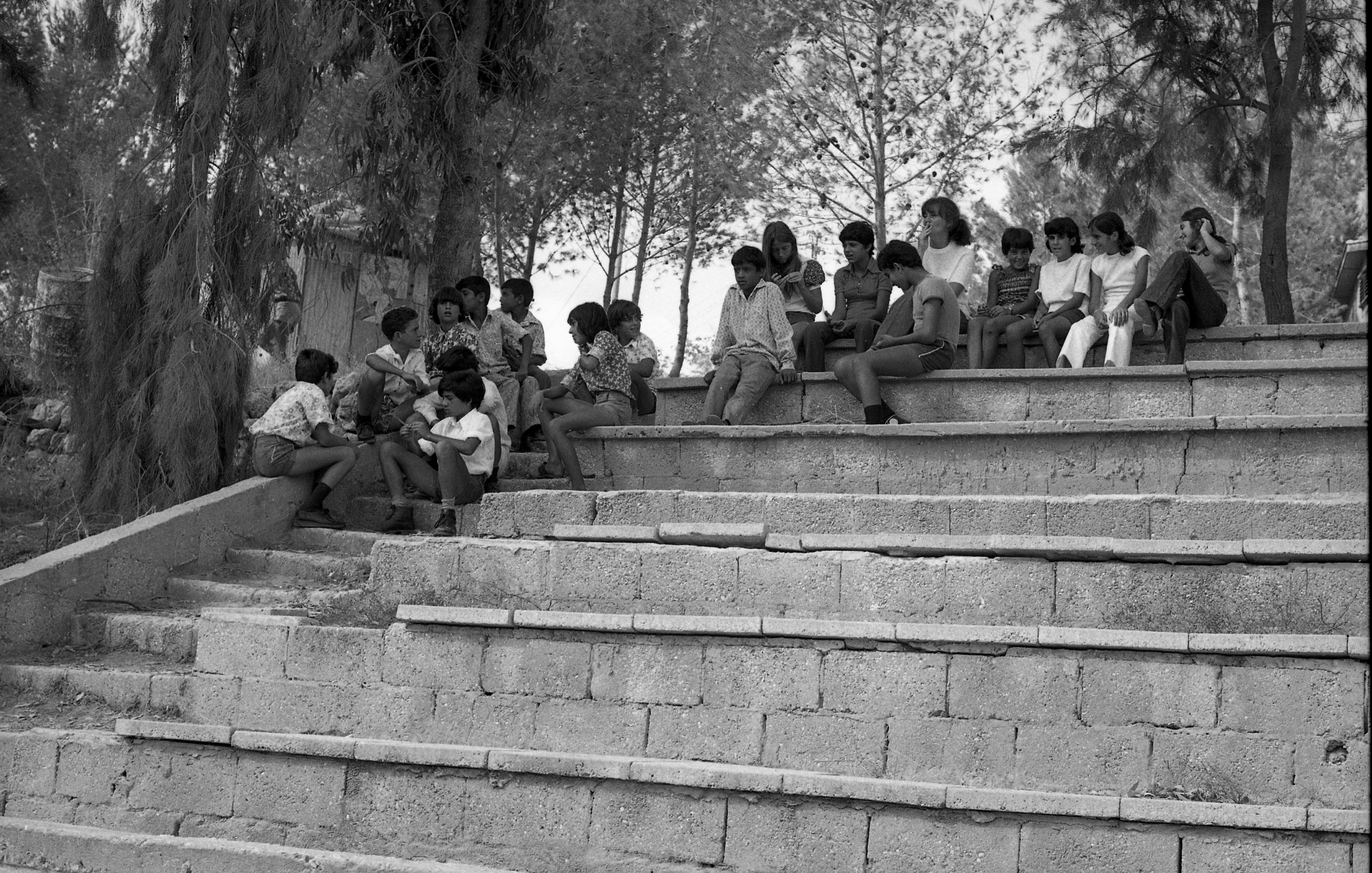  בתחילת שנת הלימודים במוסד צפית, תשל"ד; 1974