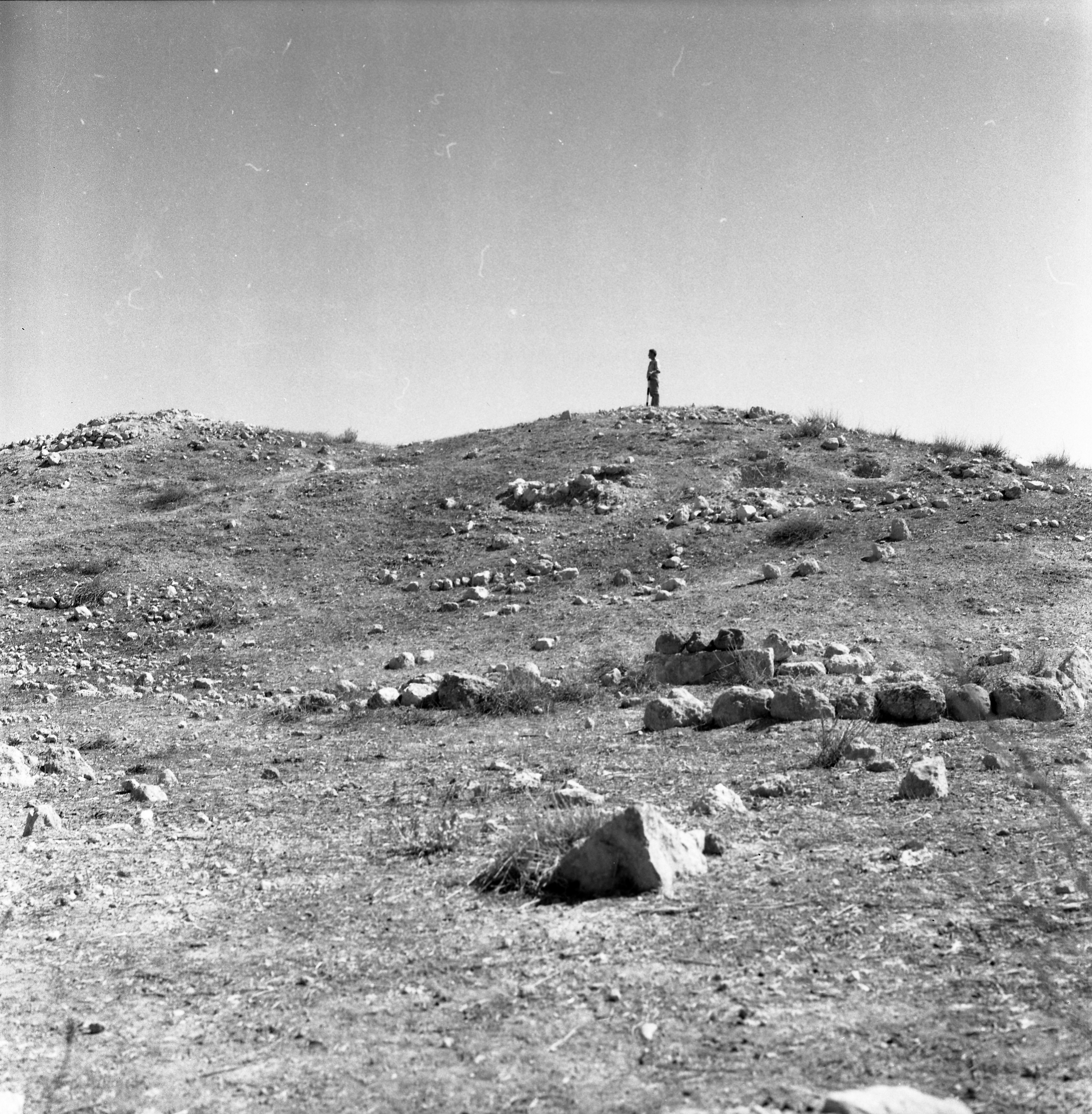  סקר ארכיאולוגי, תל א-סאפי, יולי; 1960