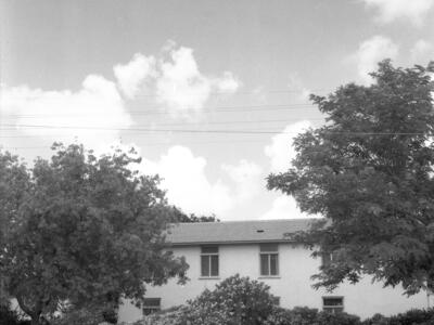  כפר מנחם; 1971