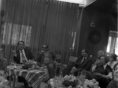  ביקורי השגרירים והנספחים, אפריל; 1977