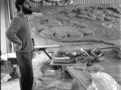  משה סעידי במפעל הקרמיקה ; 1973