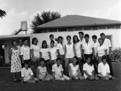  קבוצת שיבולת בתחילת שנת הלימודים; 1967