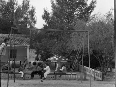  גן משחקים בכפר מנחם