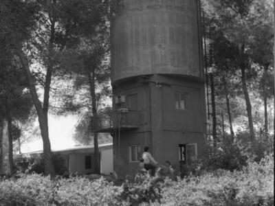  מגדל המים של כפר מנחם; 1979