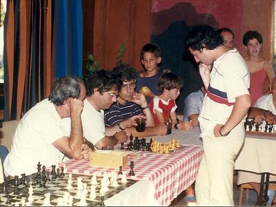 35276 - 4.3.6.5 תחרות שחמט יוני 89.jpg
