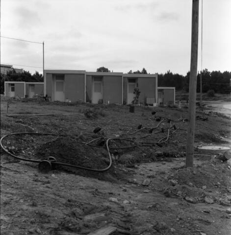  מגורי נעורים, כפר מנחם; 1975