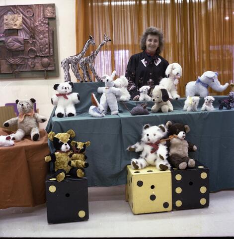  תערוכת צעצועי יונה פרנקל , אפריל; 1976