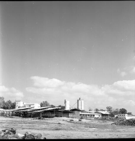  כפר מנחם; 1969
