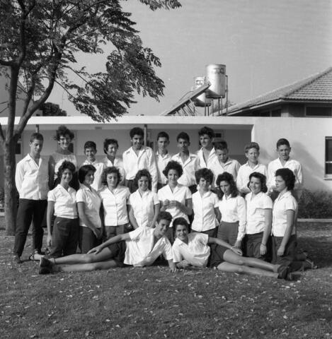  קבוצת נשר, תחילת שנת הלימודים תשכ"ב; 1962