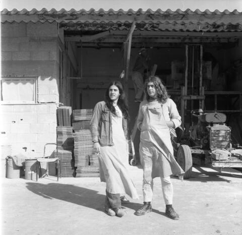  משמאל אמציה קונגוט מפעל הקרמיקה, ינואר; 1977