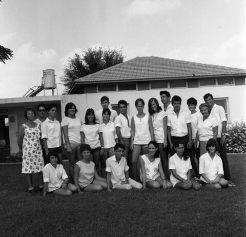 קבוצת שיבולת בתחילת שנת הלימודים; 1967