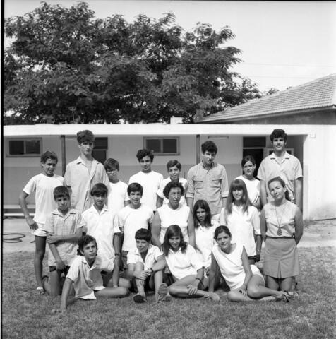  קבוצת תומר בתחילת שנת הלימודים; 1970