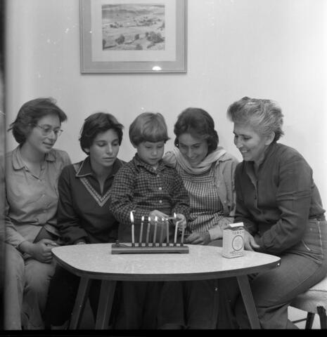  משפחת פרלמור חנוכה, תשכ"ב; 1961