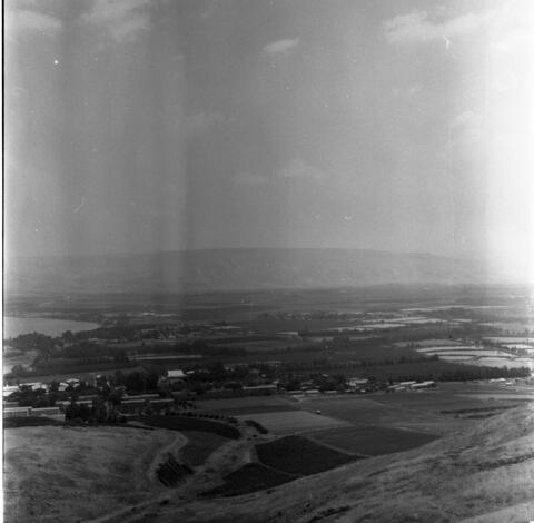  טיול בארץ, תצפית מרכס אלומות לדרום הכנרת  ; 1967