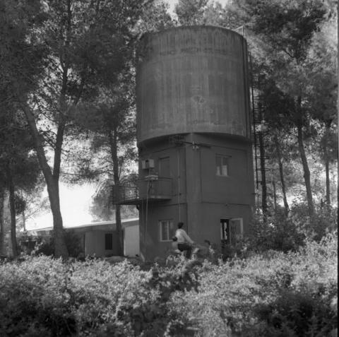  מגדל המים של כפר מנחם; 1979
