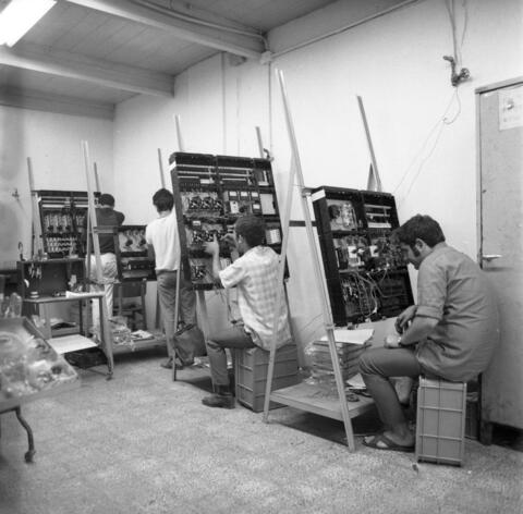  קצנשטיין-אדלר, צילומים בפנים המפעל, יולי; 1970