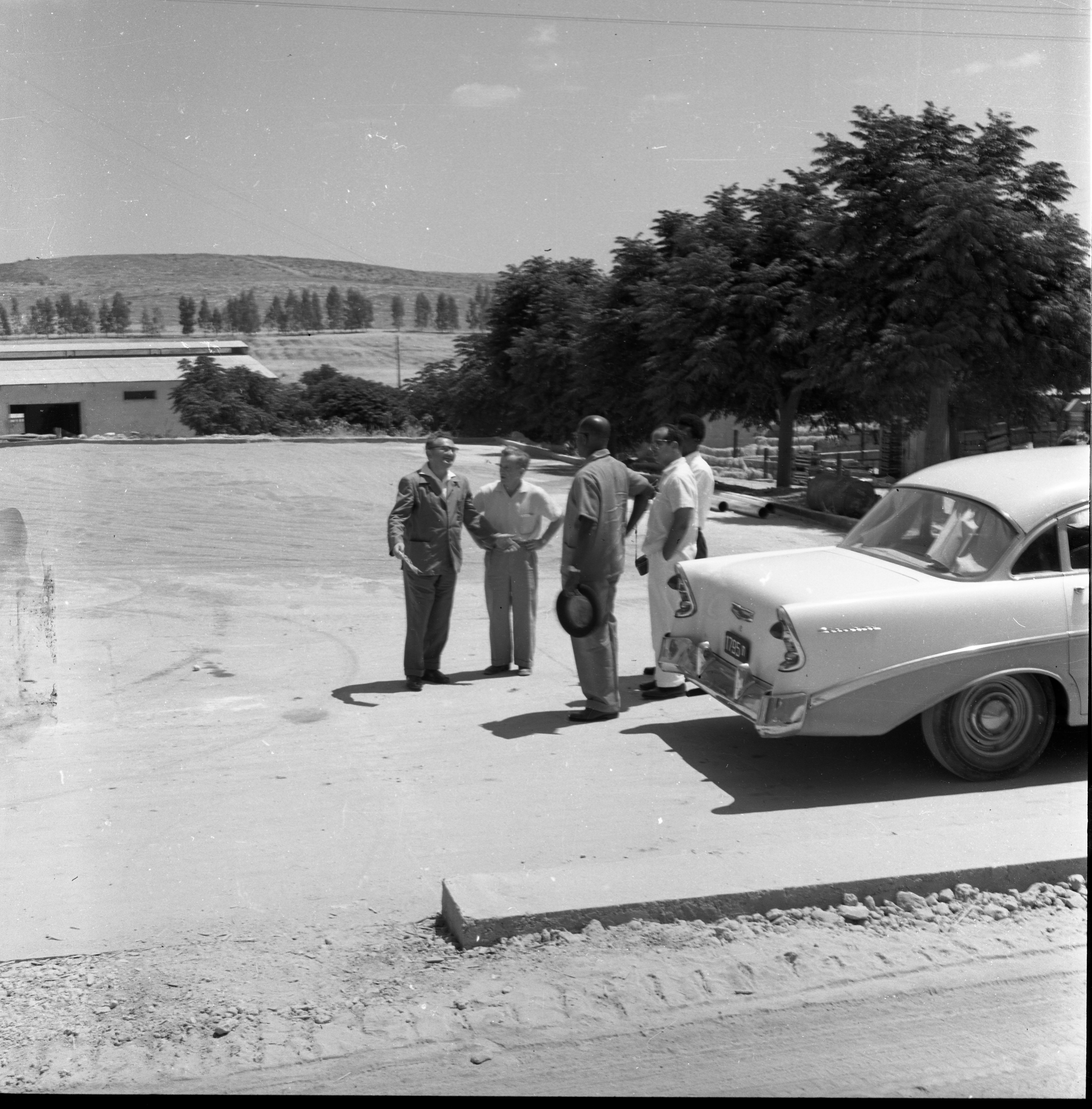  ביקור שר האוצר של גאנה בכפר מנחם; 1961