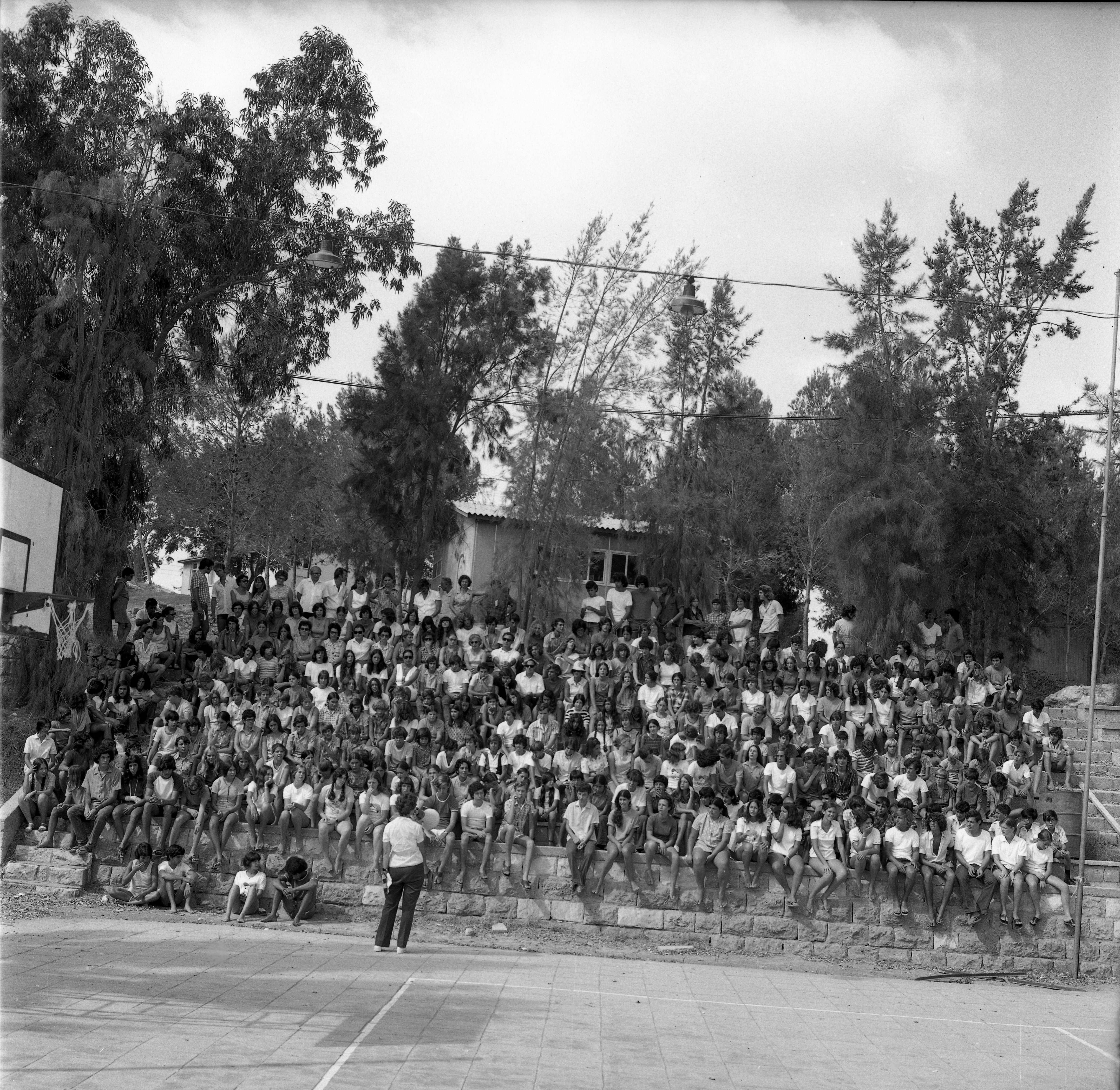  בתחילת שנת הלימודים במוסד צפית, תשל"ד; 1974