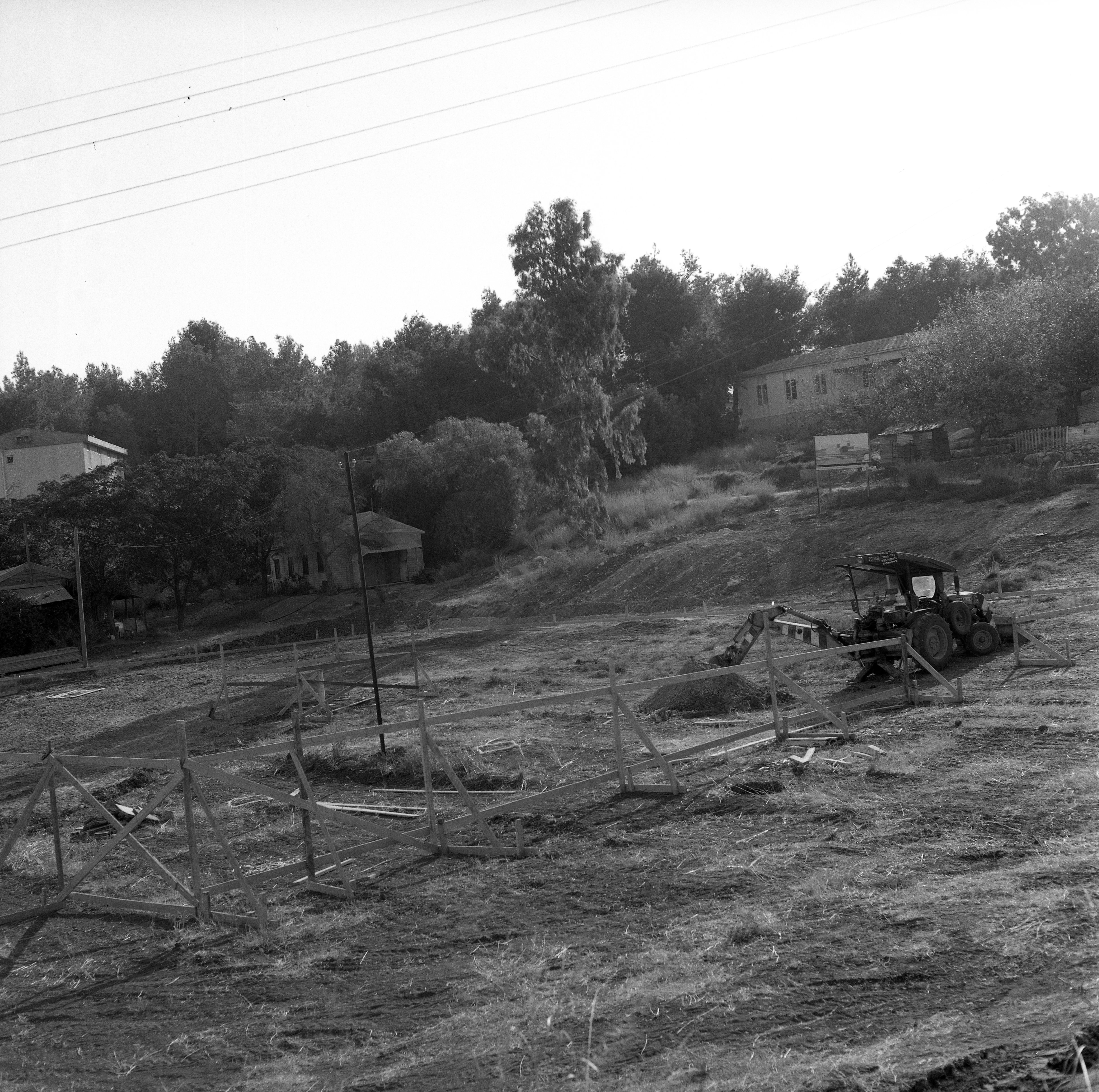  הקמת בית יד לבנים; 1973