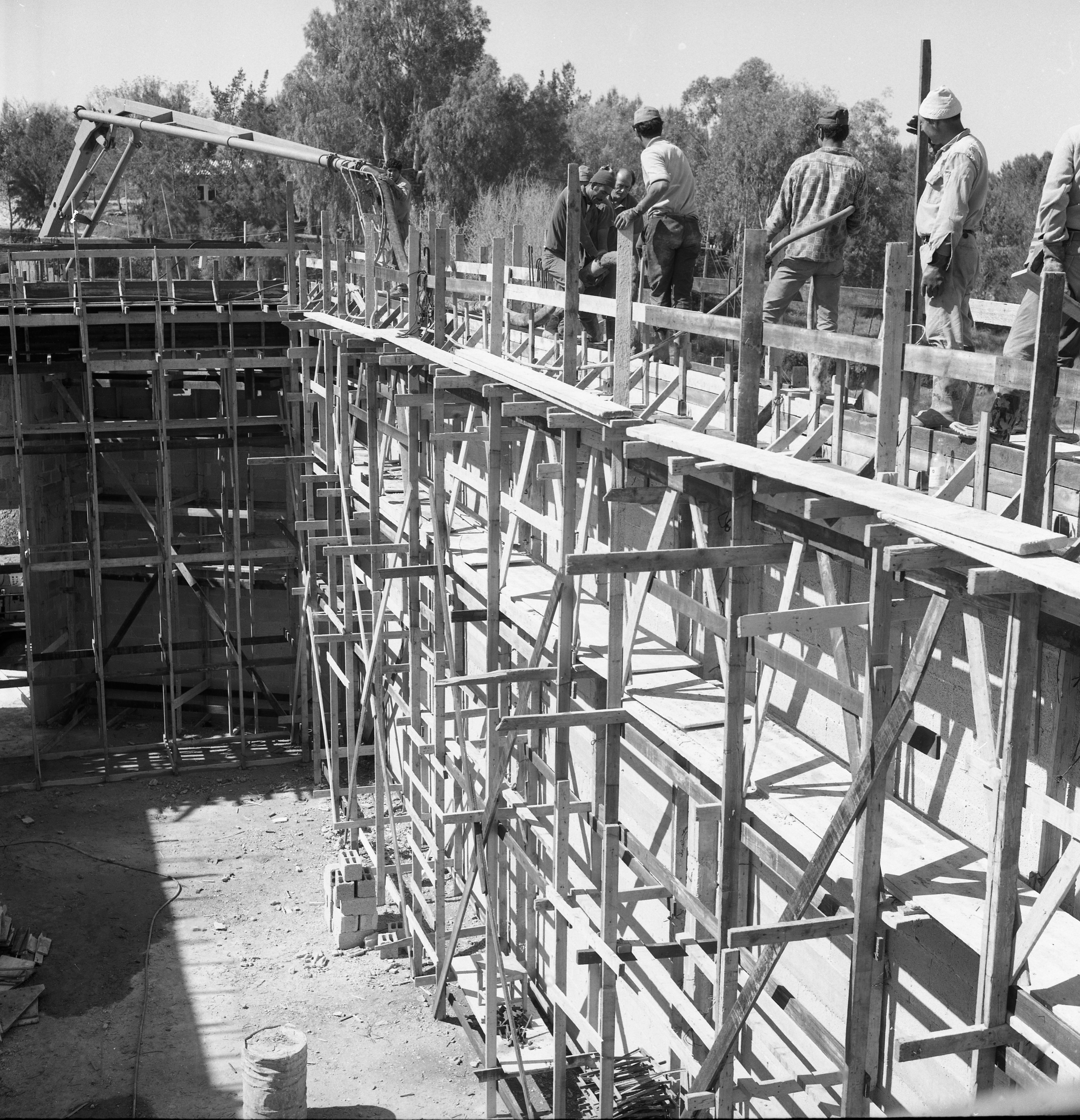  הקמת בית יד לבנים; 1974