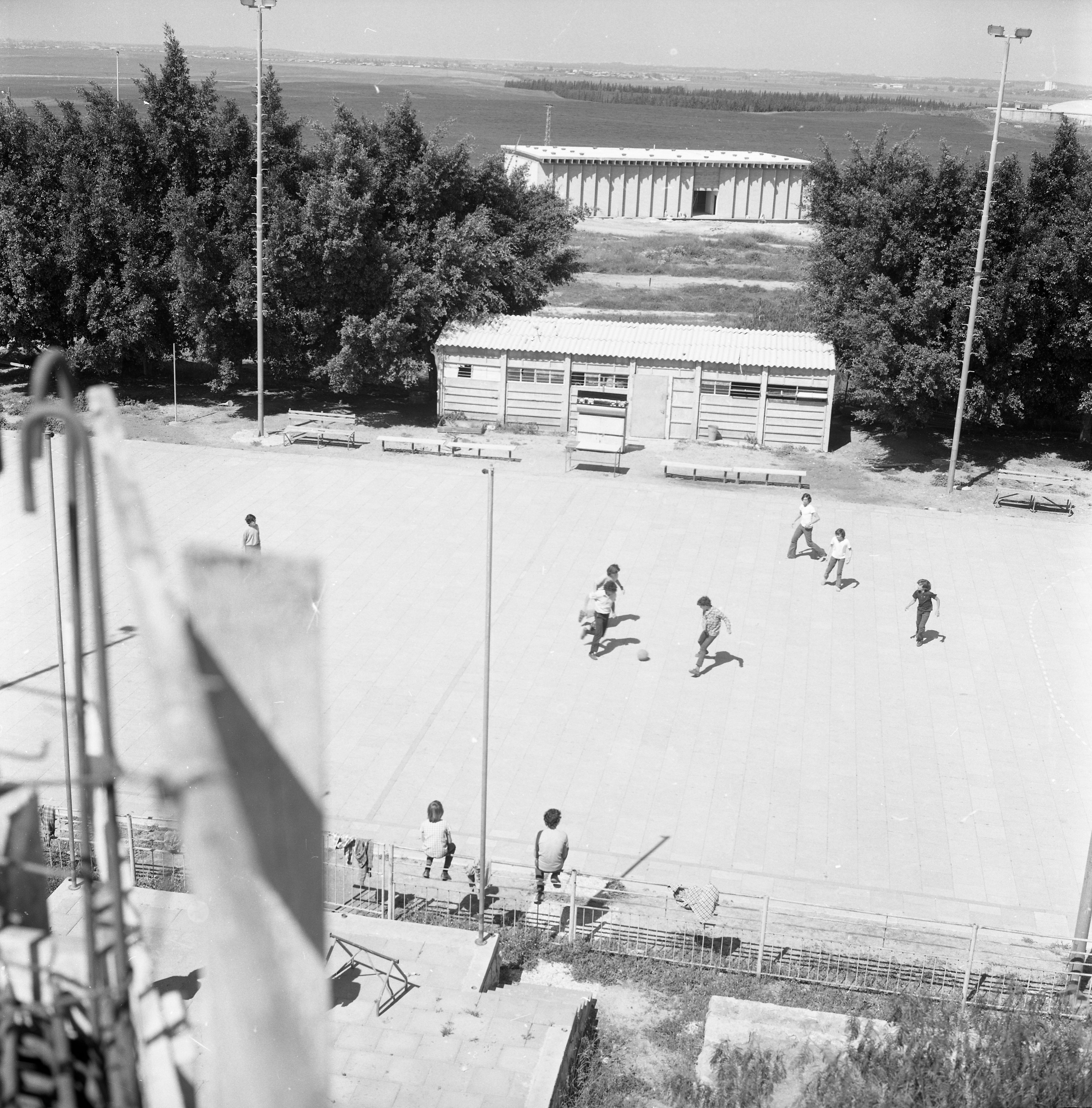  הקמת בית יד לבנים; 1974