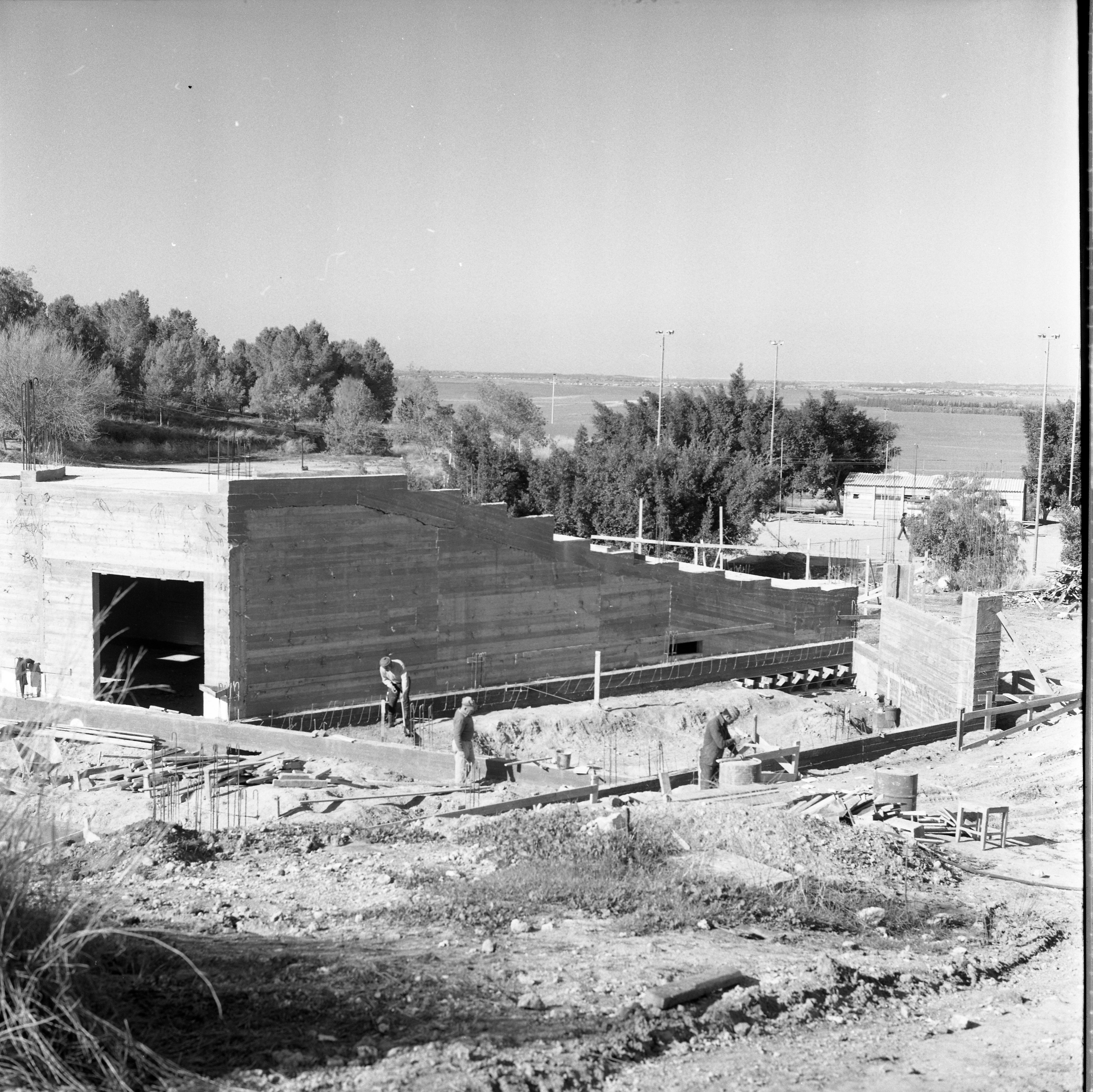  הקמת בית יד לבנים; 1974