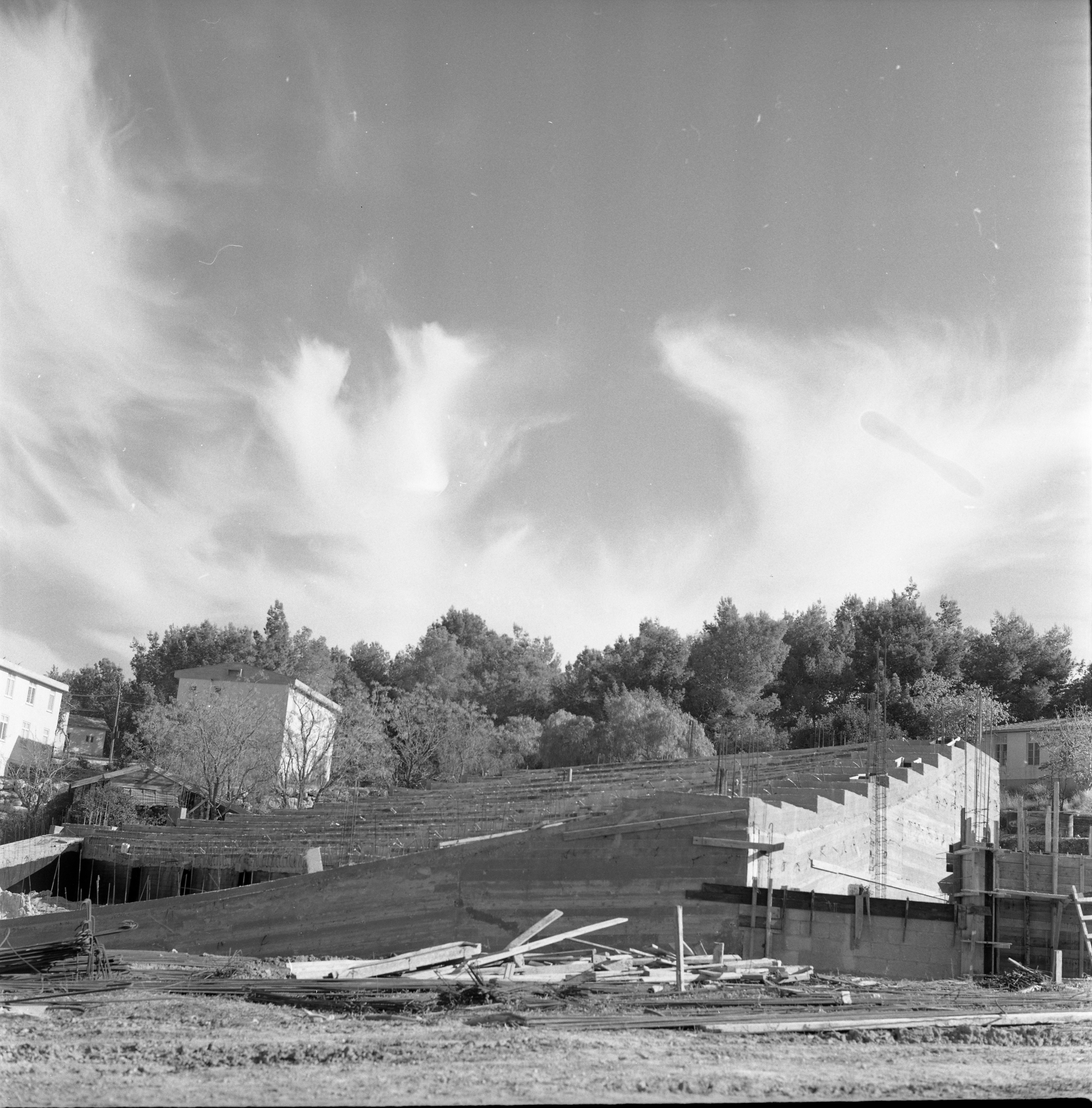  הקמת בית יד לבנים; 1974