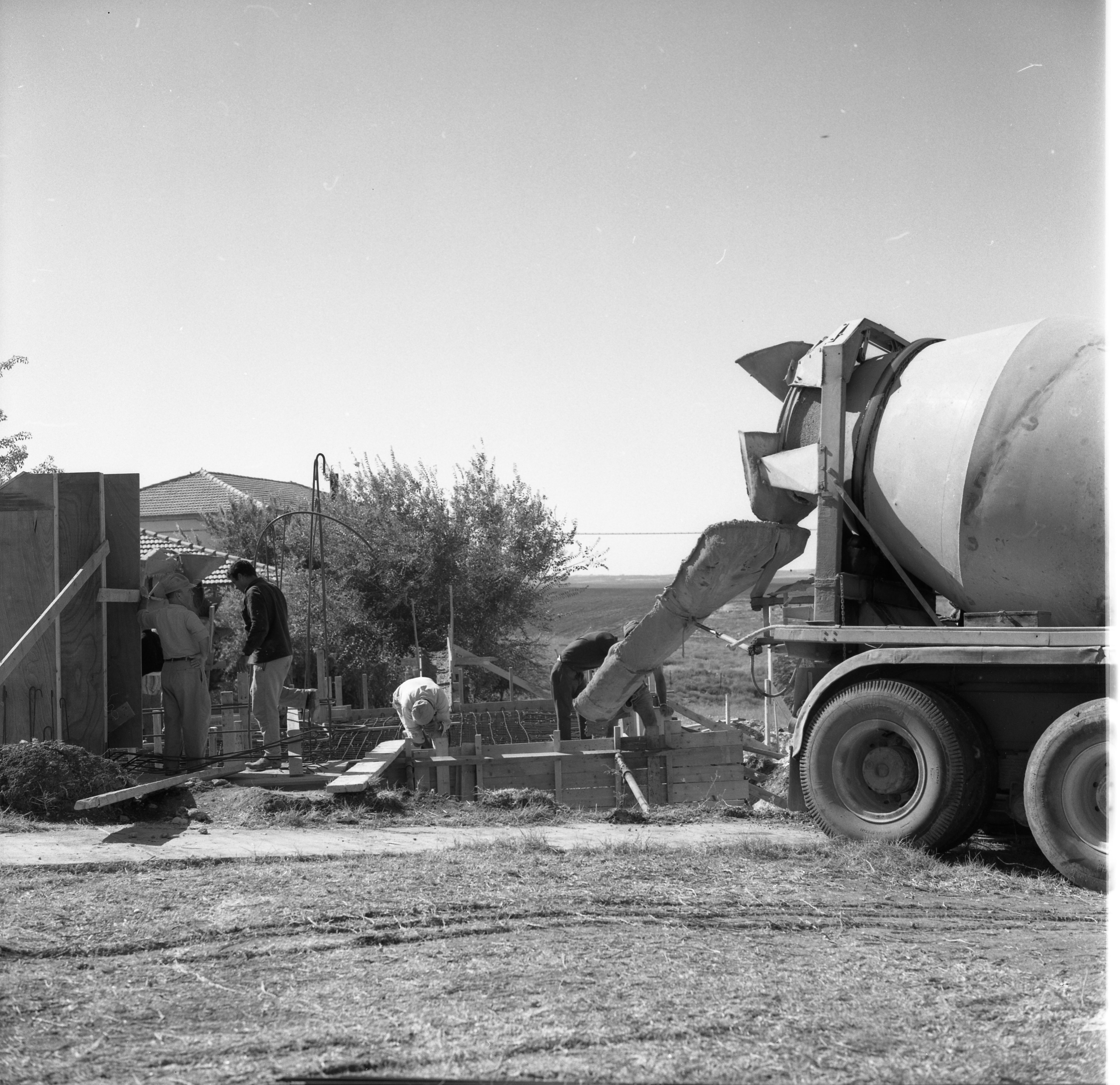  הקמת מקלט במוסד צפית; 1970