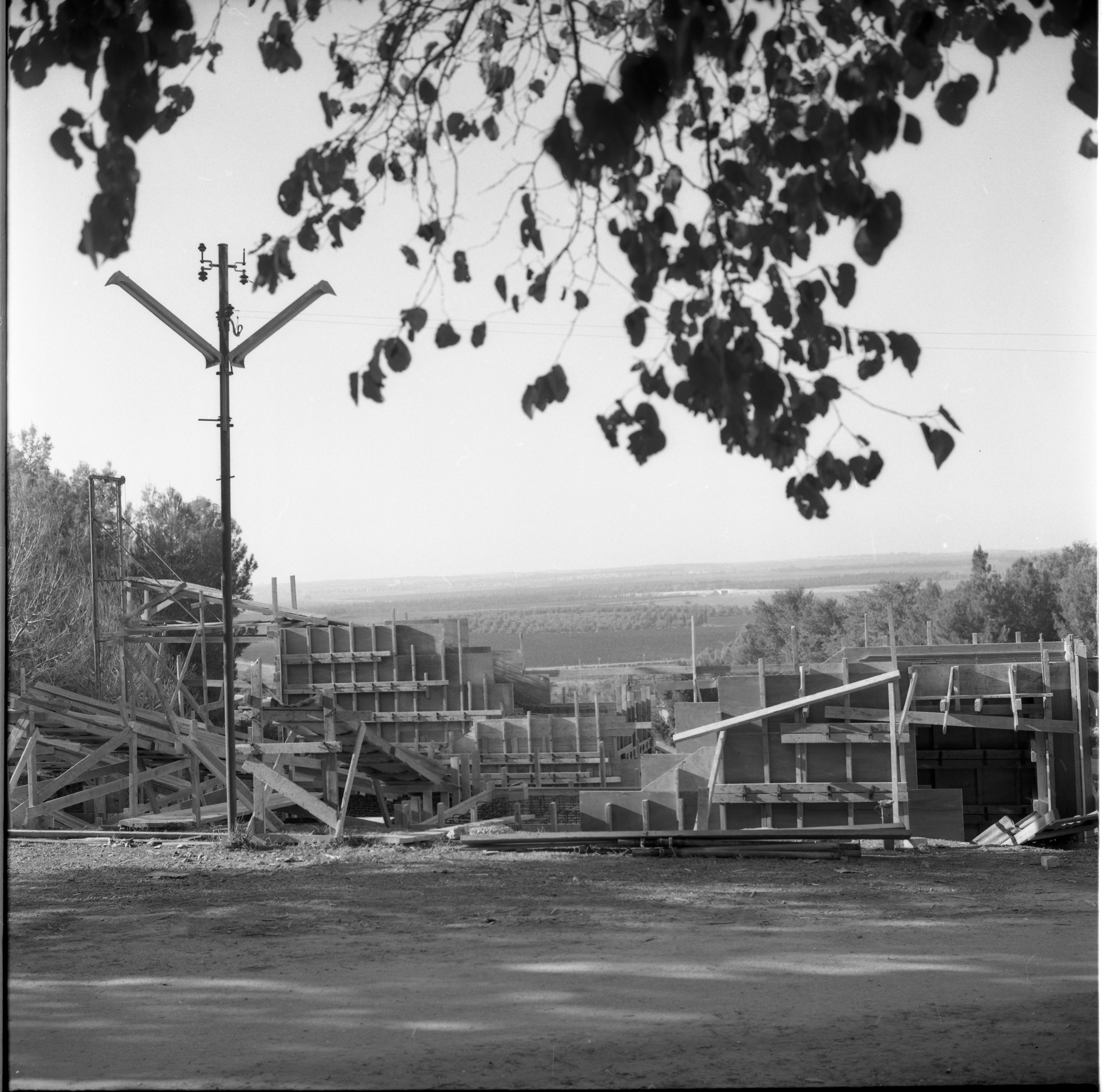  הקמת מקלט; 1969