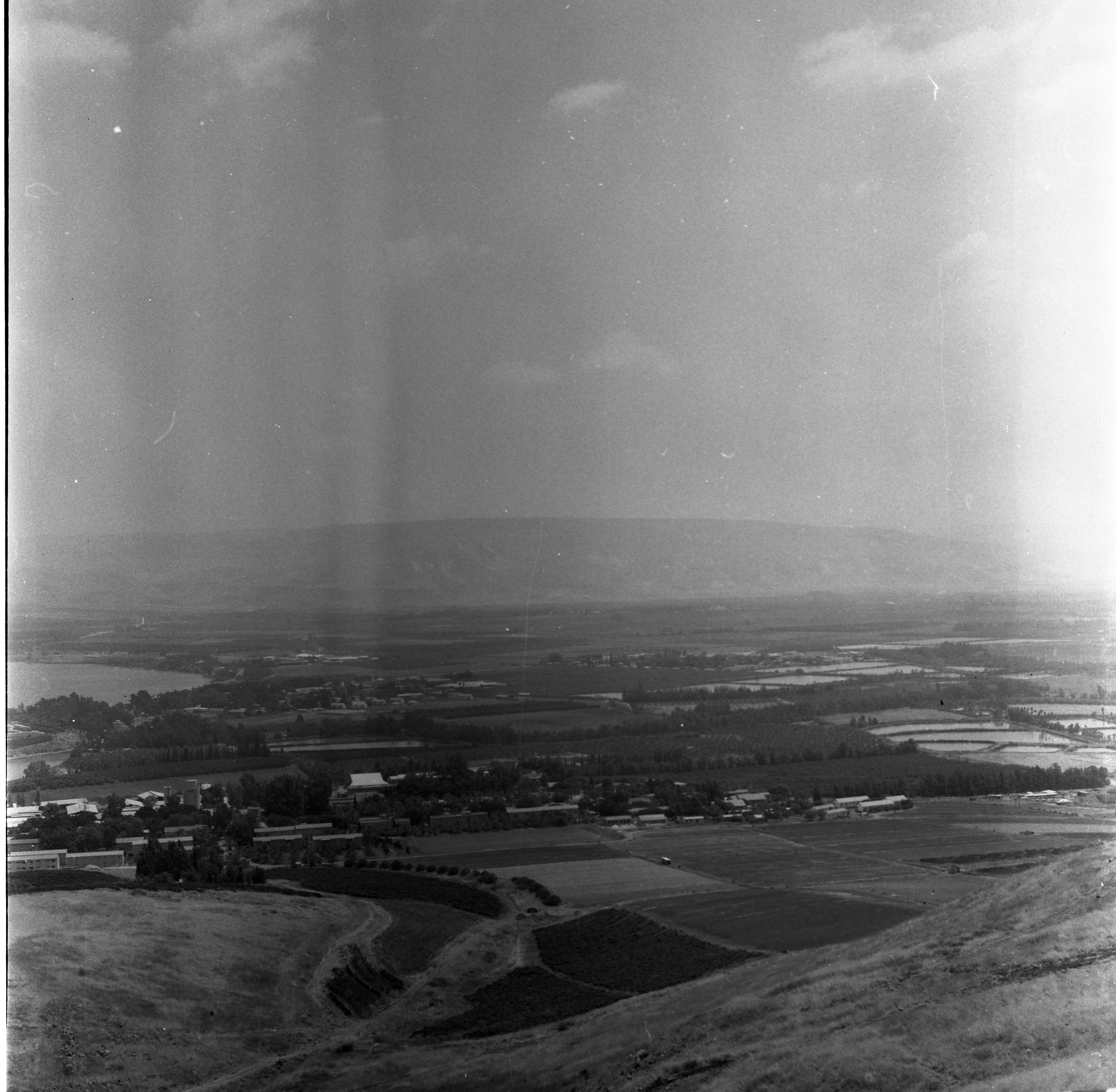  טיול בארץ, תצפית מרכס אלומות לדרום הכנרת  ; 1967