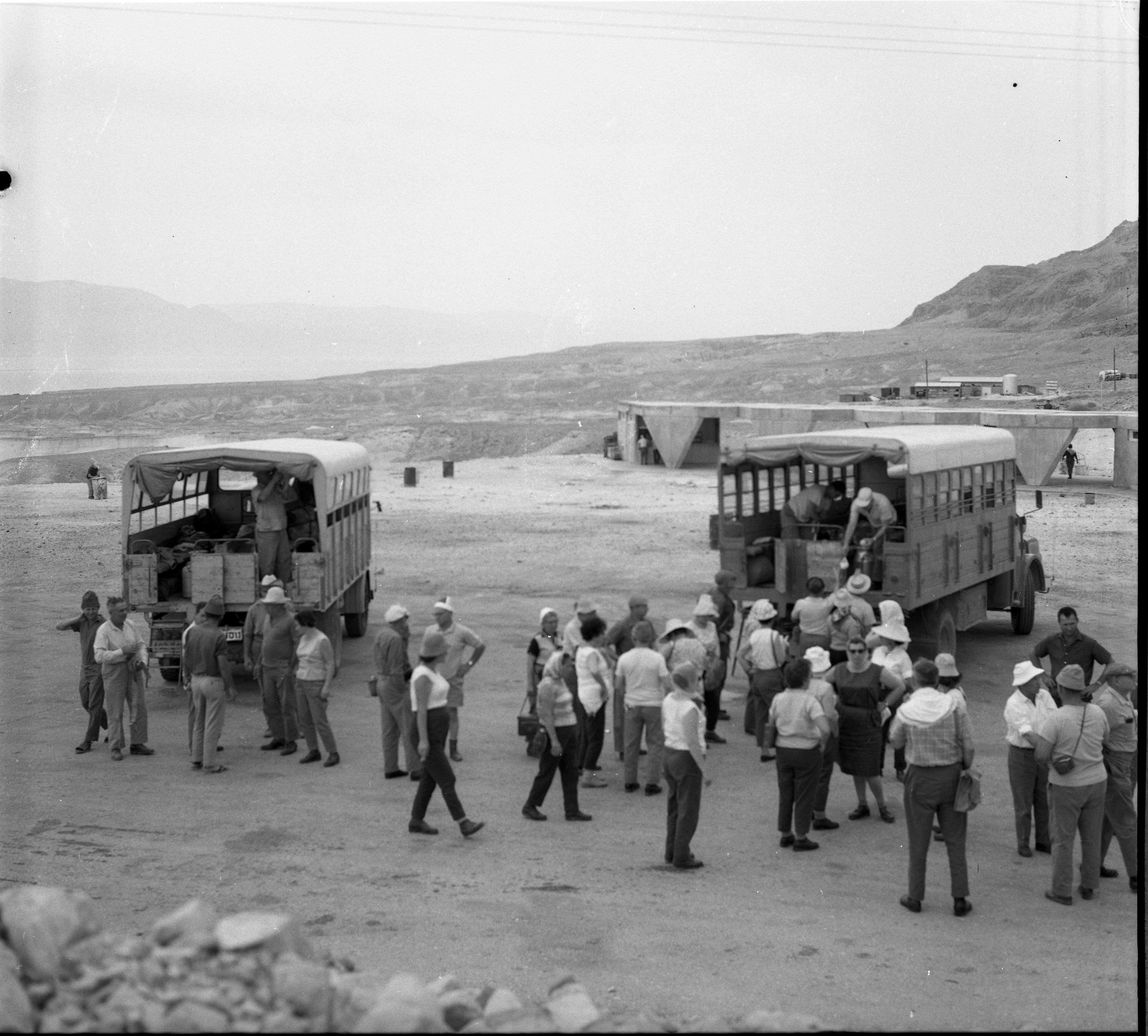  טיול למצדה; 1966