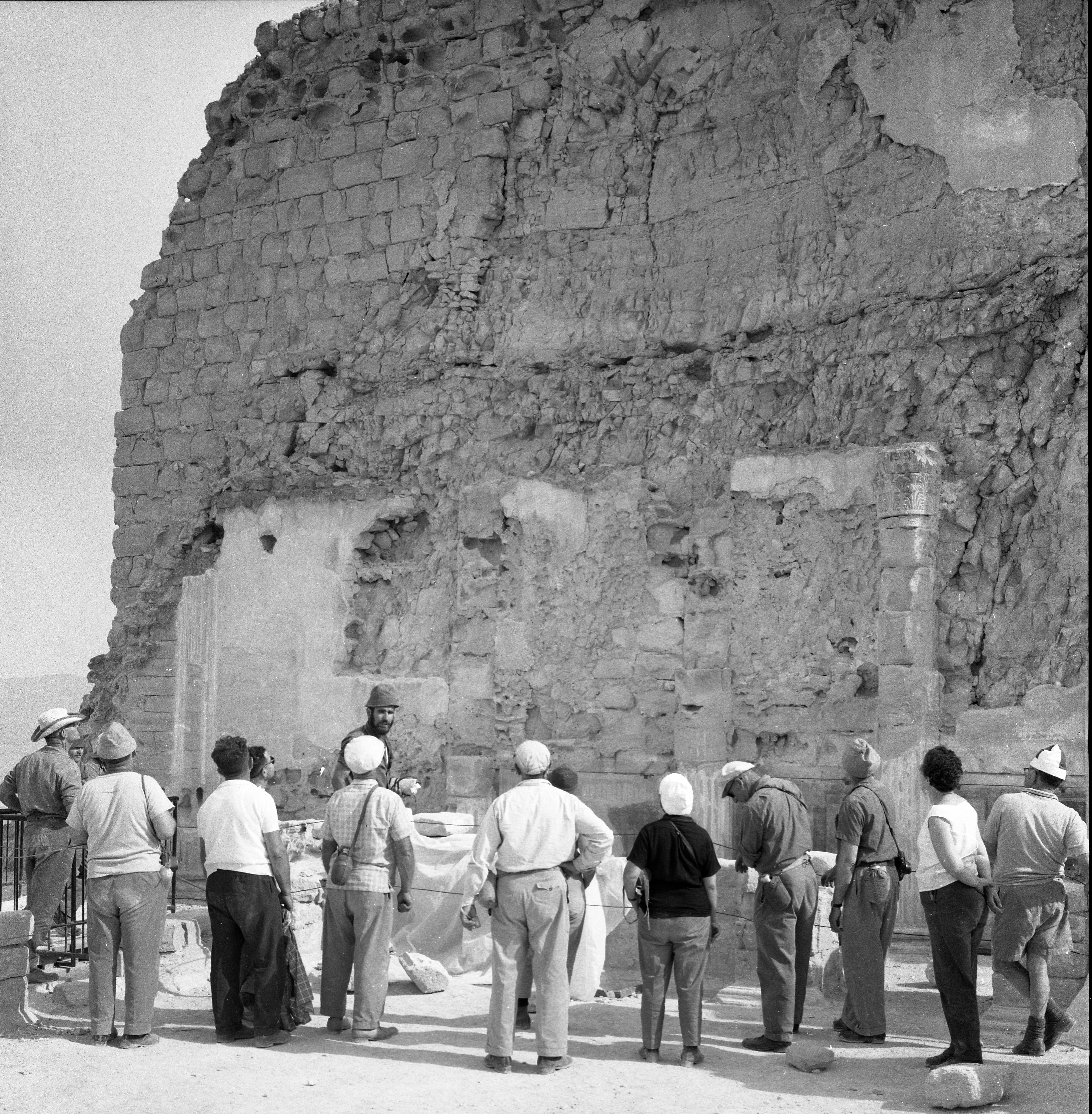  טיול למצדה; 1966