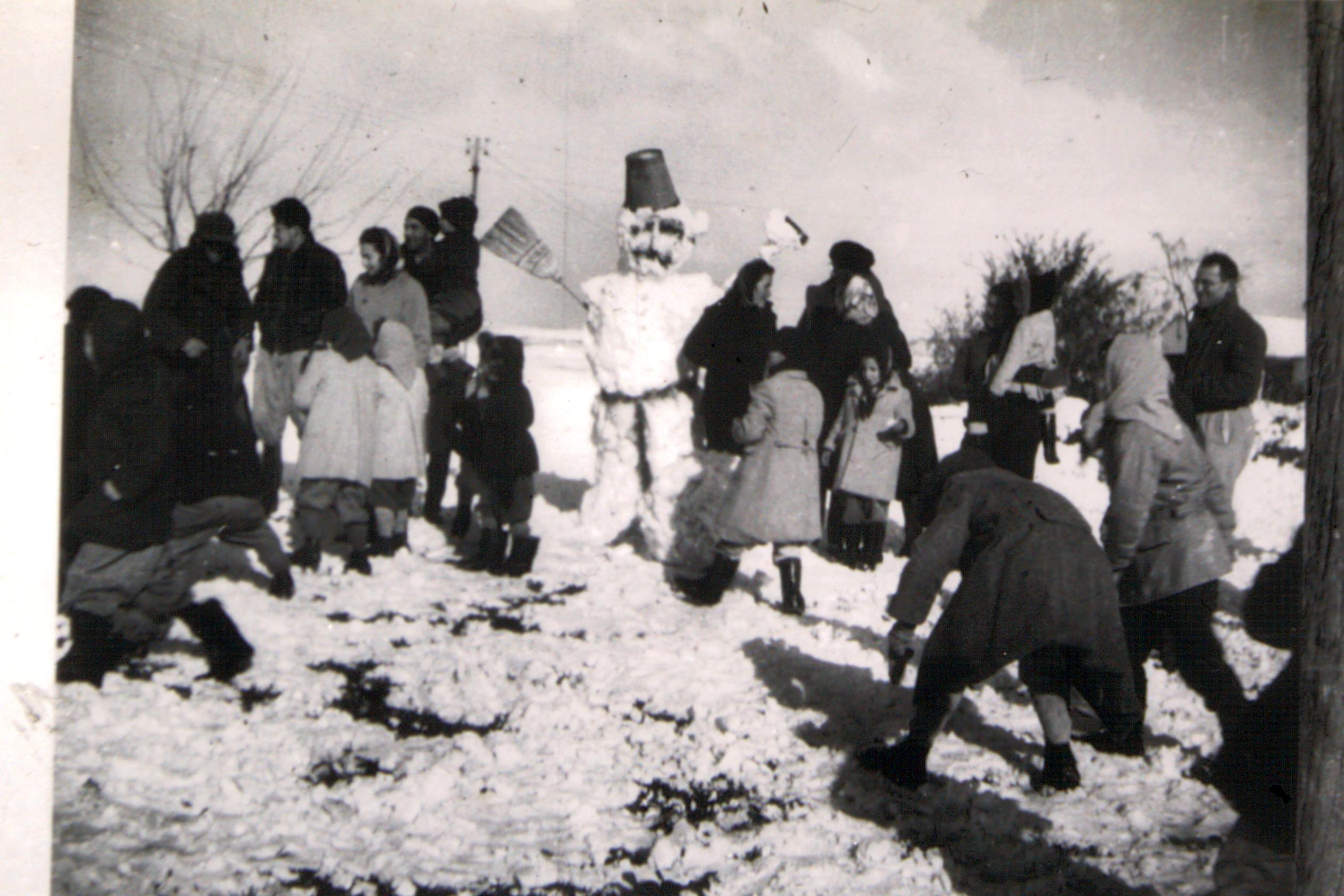 שלג בקיבוץ 1951