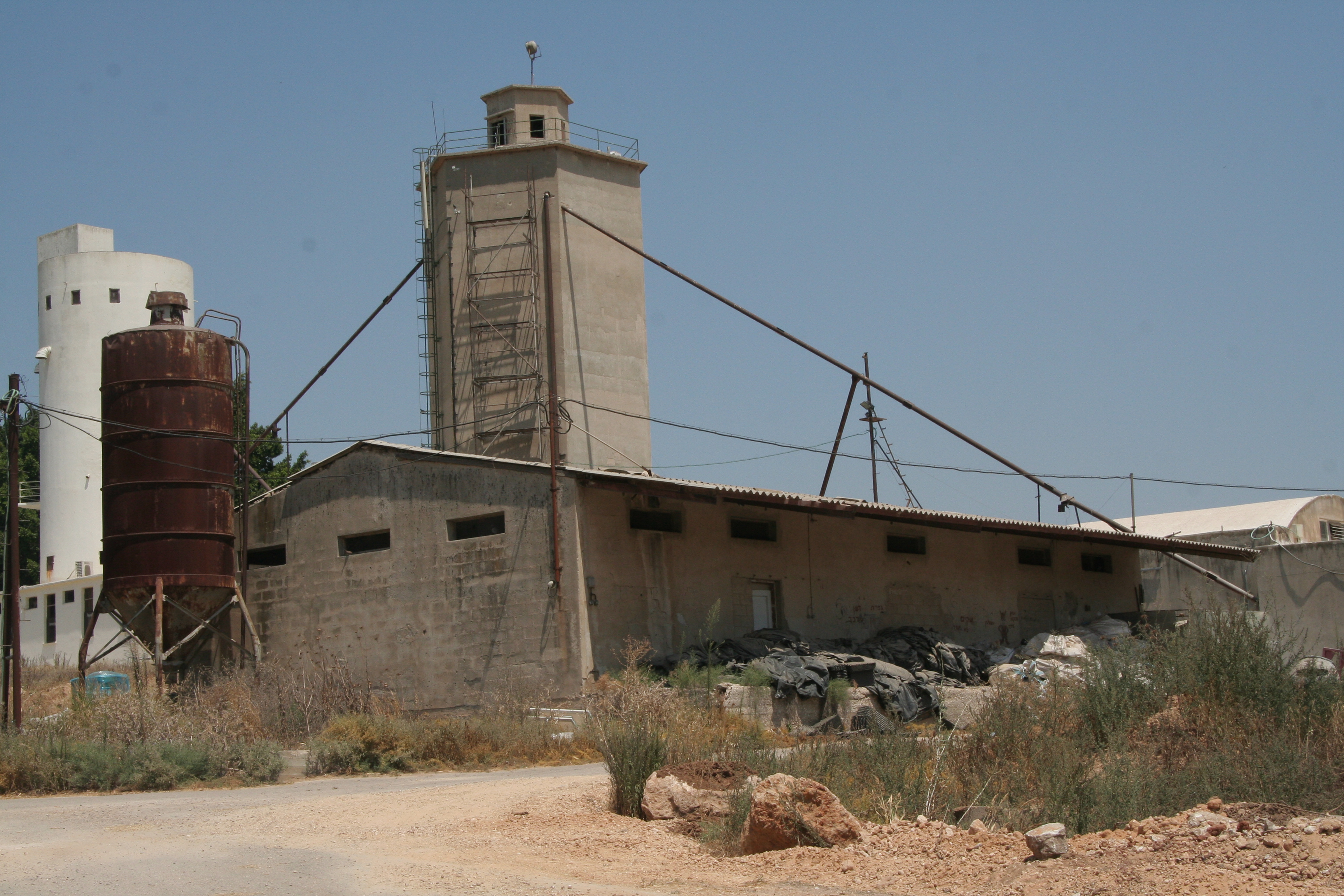 41774 - מחסן זבלים.JPG