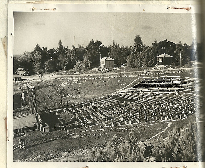 43632 - אמפיתאטרון עלון 1951 גליון 13.jpg