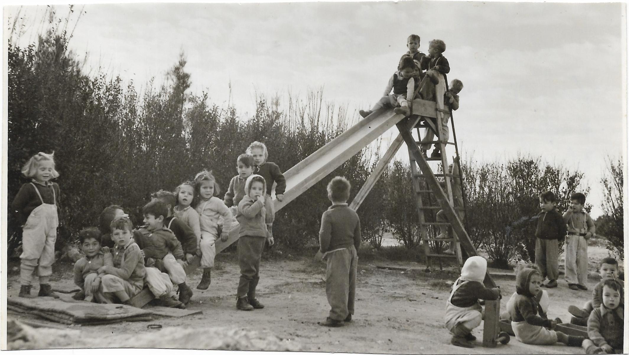 50826 - (גן מיפה)ילדי קב' דרור ונוספים בסיום  1948-9המלחמה.jpg