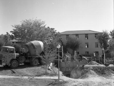  הקמת מקלט במוסד צפית; 1970