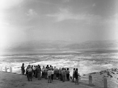  טיול למצדה; 1966