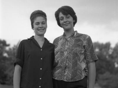  משמאל  מירה סידי מכון קיץ; 1962