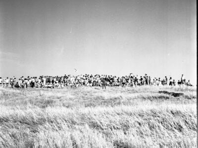  מפגן צניחה בשדות כפר מנחם; 1968