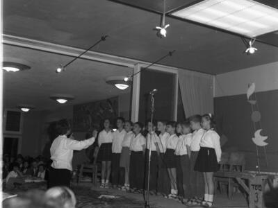  פסח, מקהלת ילדי קב' תומר; 1964