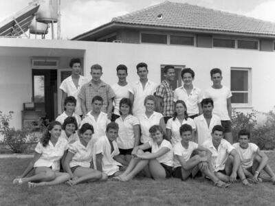 קבוצת לבנה  י"ב פתיחת שנת הלימודים; 1960