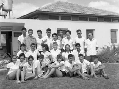  קבוצת לבנה פתיחת שנת הלימודים; 1960