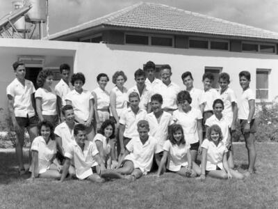  קבוצת אילה פתיחת שנת הלימודים; 1960