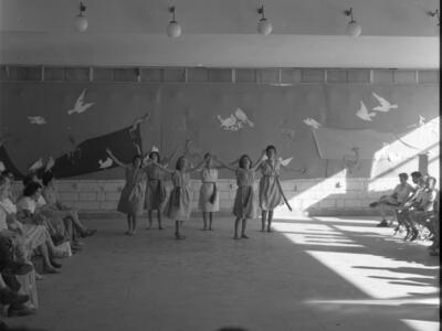  רקוד התקופות; 1965