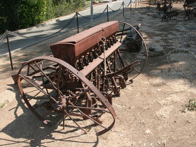 41473 - כלים חקלאיים.jpg