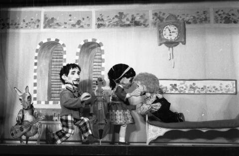  תיאטרון בובות שייצר אביגדור כהן ; 1965
