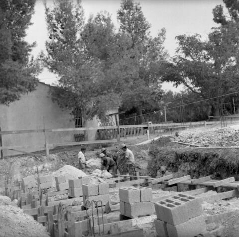  הקמת מקלט במוסד צפית; 1970